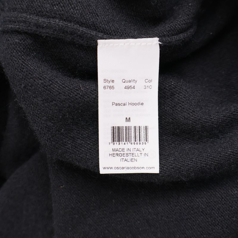 Tvättrådsetikett med modellnamn Pascal Hoodie