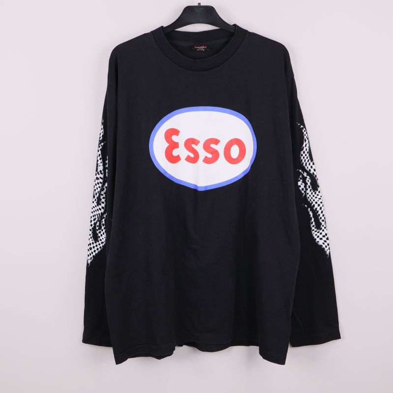 Svart långärmad tröja med stor Esso-logga framtill