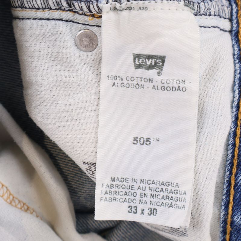 Materiallapp från Levi's visar 100% bomull