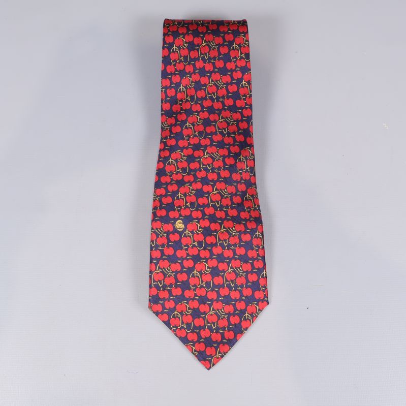 Slips med körsbärsmönster sedd rakt uppifrån
