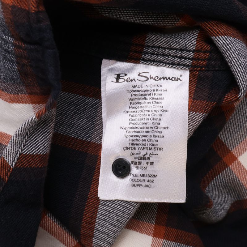 Skjortans materiallapp med Ben Sherman-logotyp