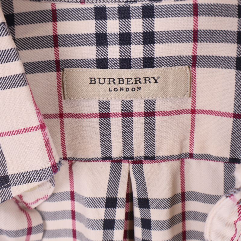 Burberry London-etikett insydd i skjortan