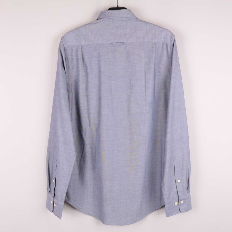 Baksidan av skjortan