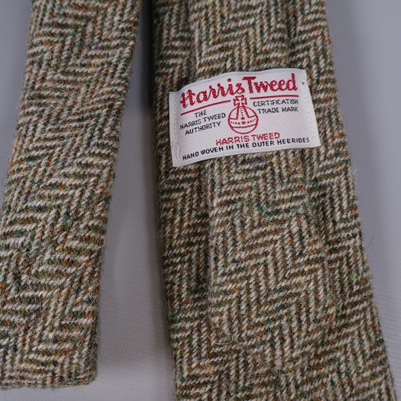 Harris Tweed-etikett på slips i närbild