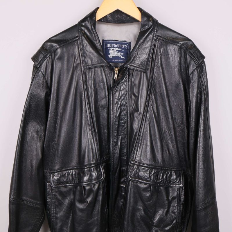 Skinnjacka med fickor och dragkedja