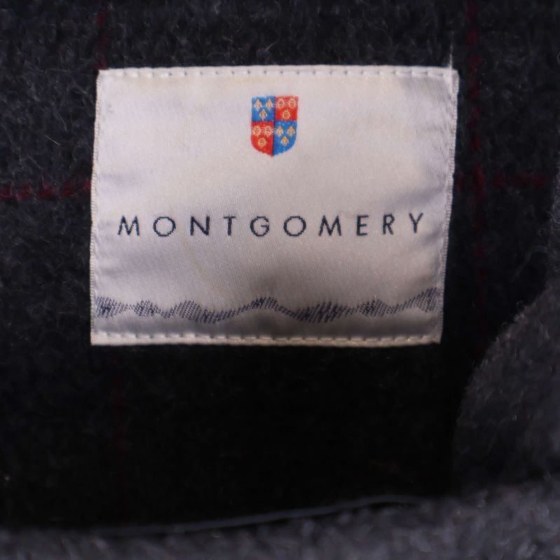 Närbild på Montgomery-etikett inuti jackan