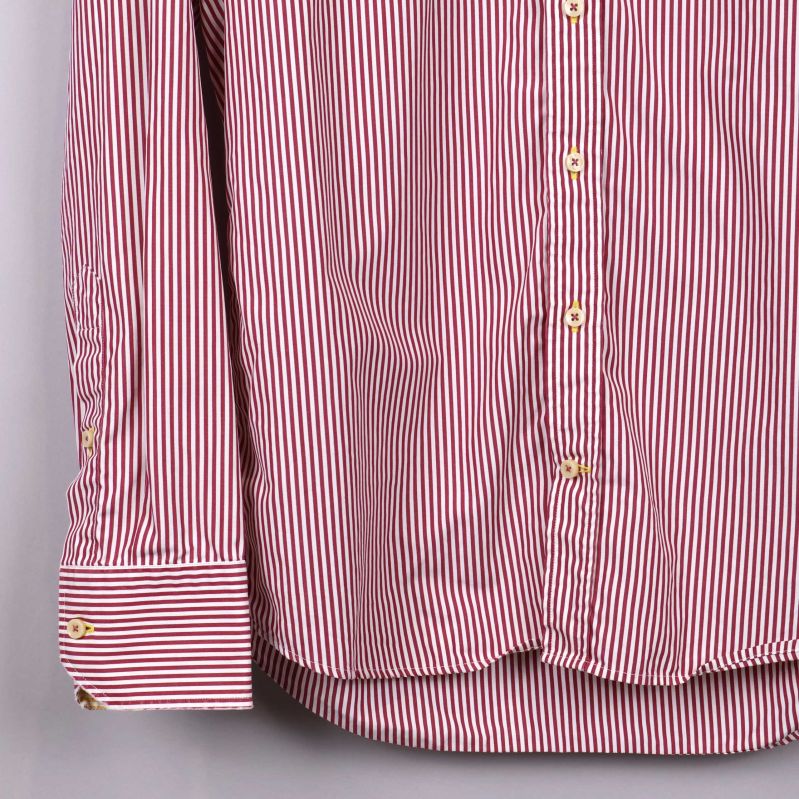 Skjortans manschett och nederkant