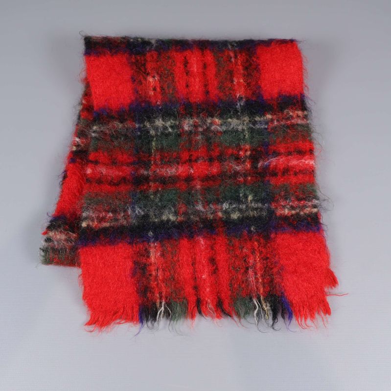 Sammetslen rutig halsduk i röda och gröna toner