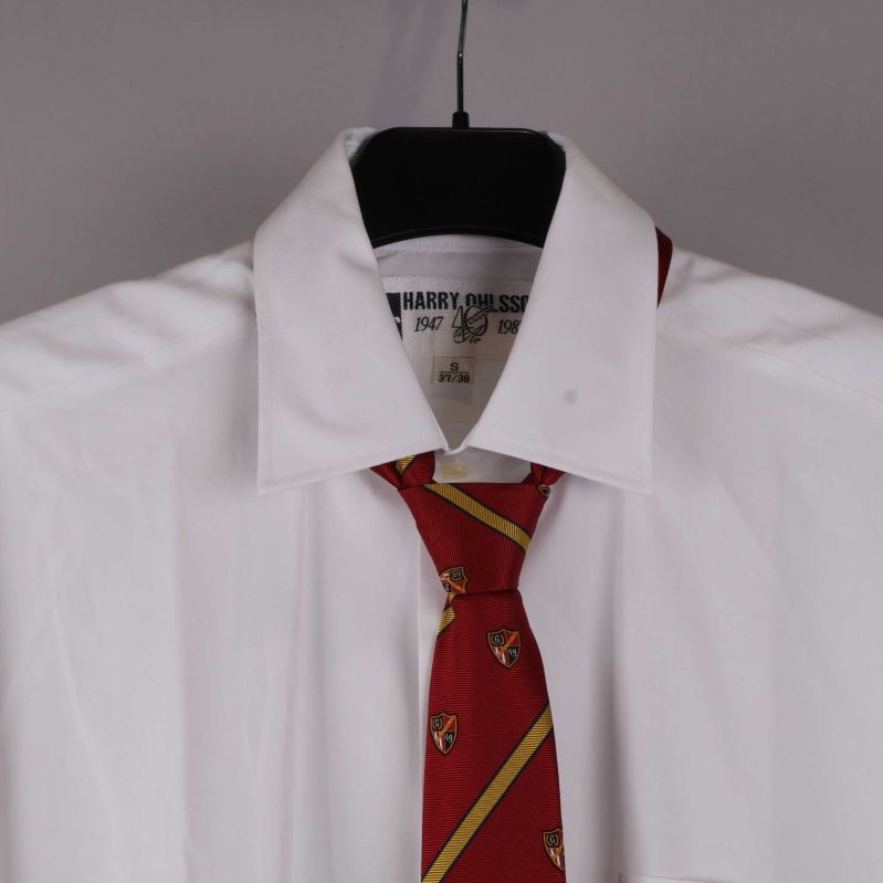 Skjortans krage och slips