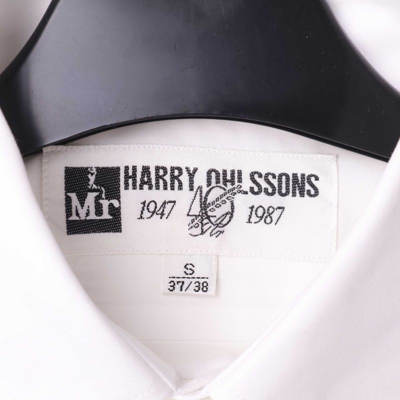 Etikett med märke och storlek