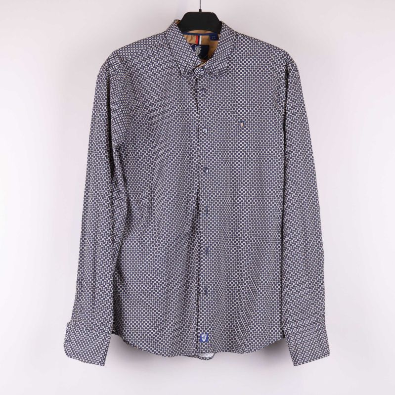 Framsida på grafisk skjorta