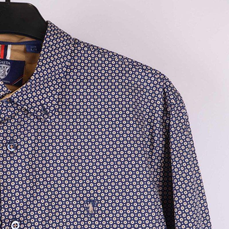 Klassisk krage med mönster