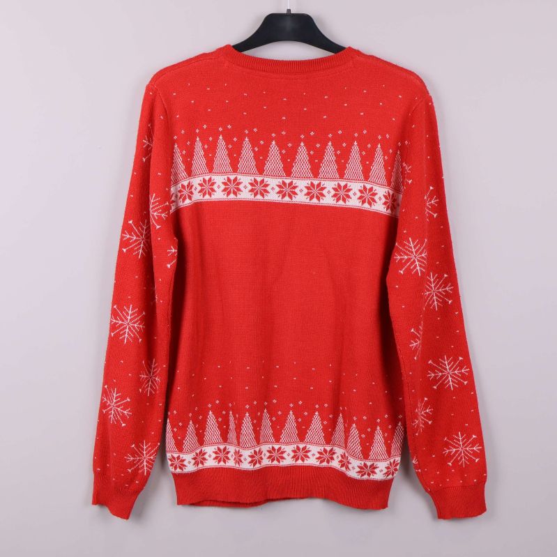 Baksidan av röd jultröja med vitt grafiskt mönster