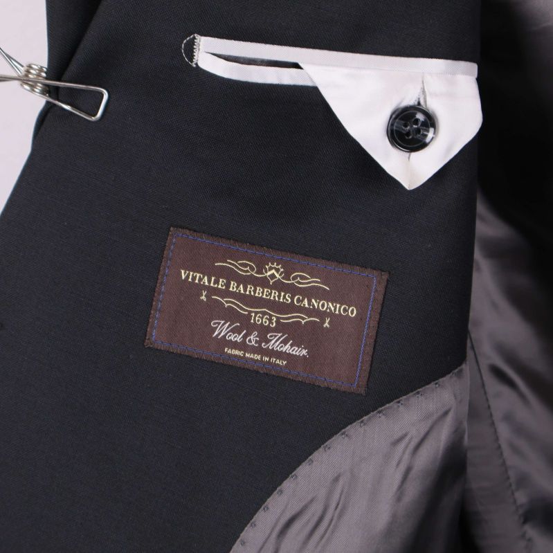 Inneretikett med Vitale Barberis Canonico-tyg