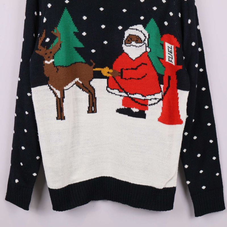 Nedre delen av jultröjan med tomtemotiv och bröst