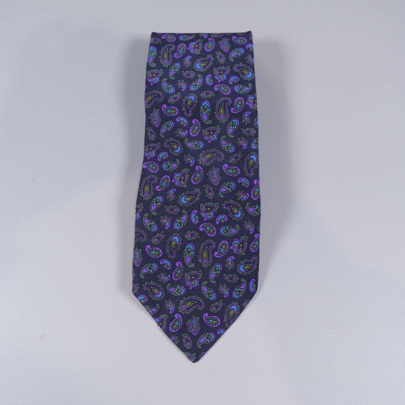 Slips med paisleymönster i lila och grönt