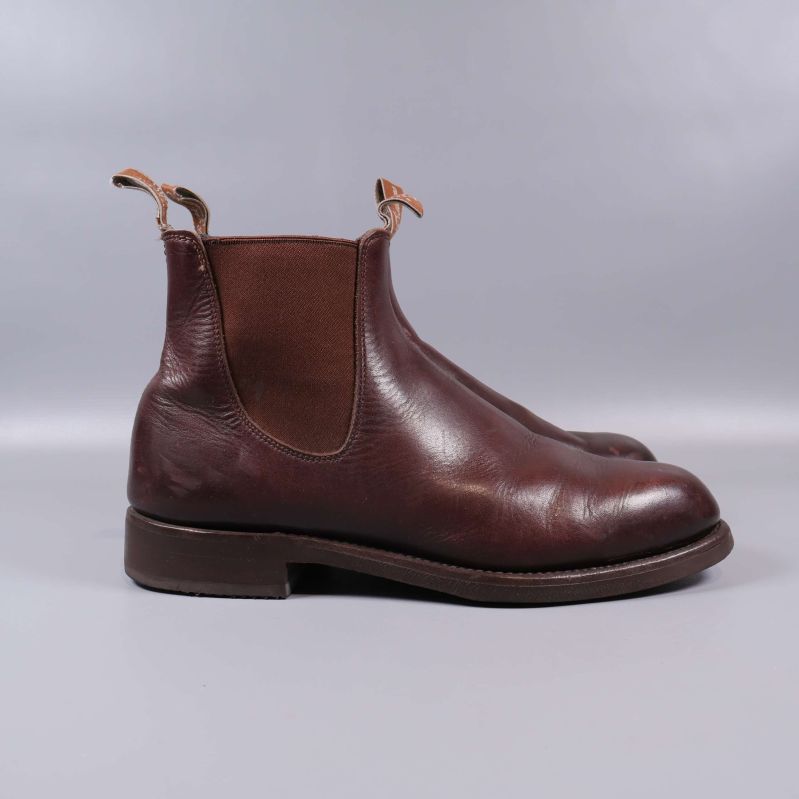 Chelsea boots från sidan med tydlig siluett