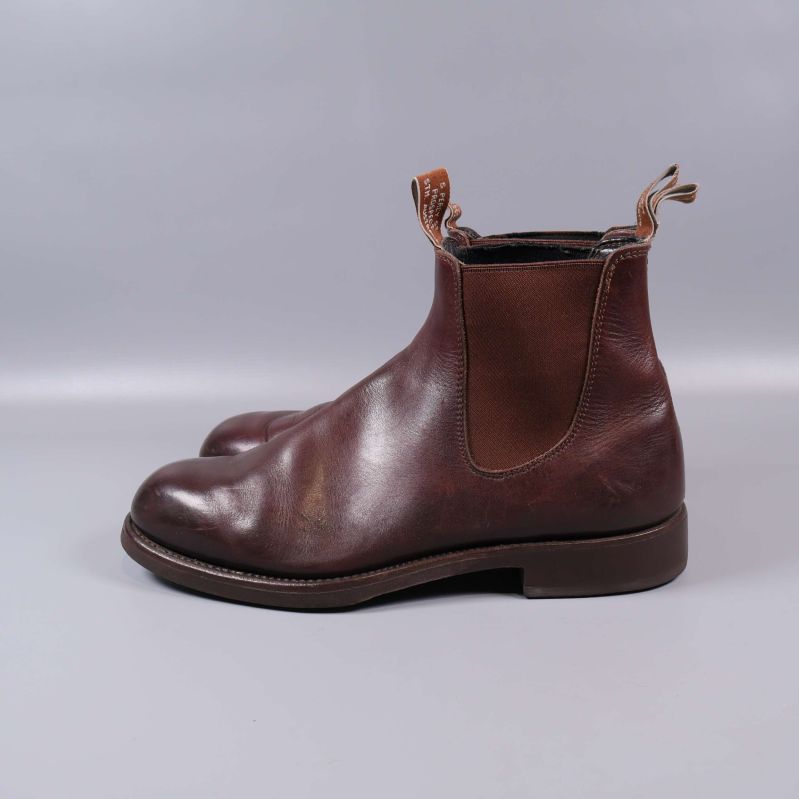 Chelsea boots från andra sidan, tydlig sula