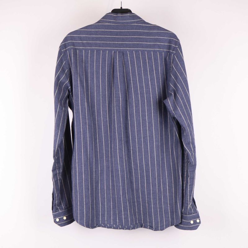 Randig skjorta bakifrån