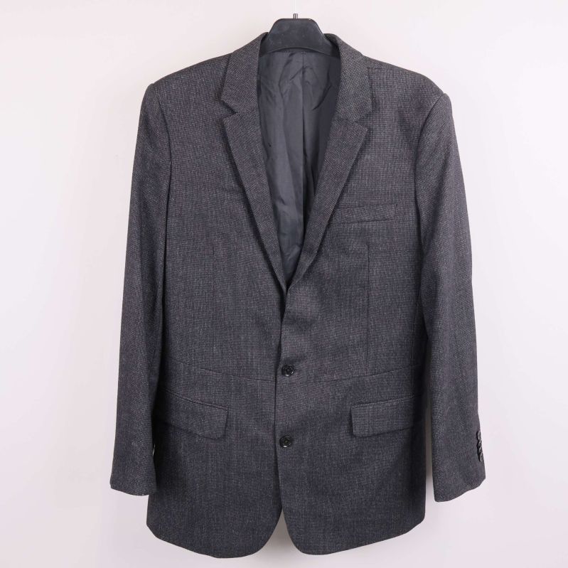 Mörkgrå kavaj på galge framifrån