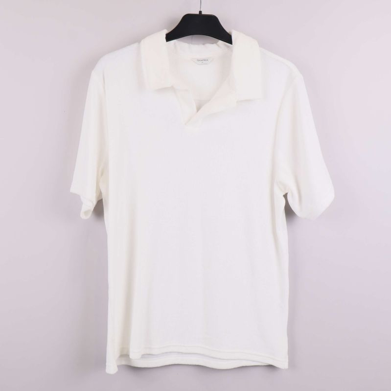 Vit pikétröja med krage framtill