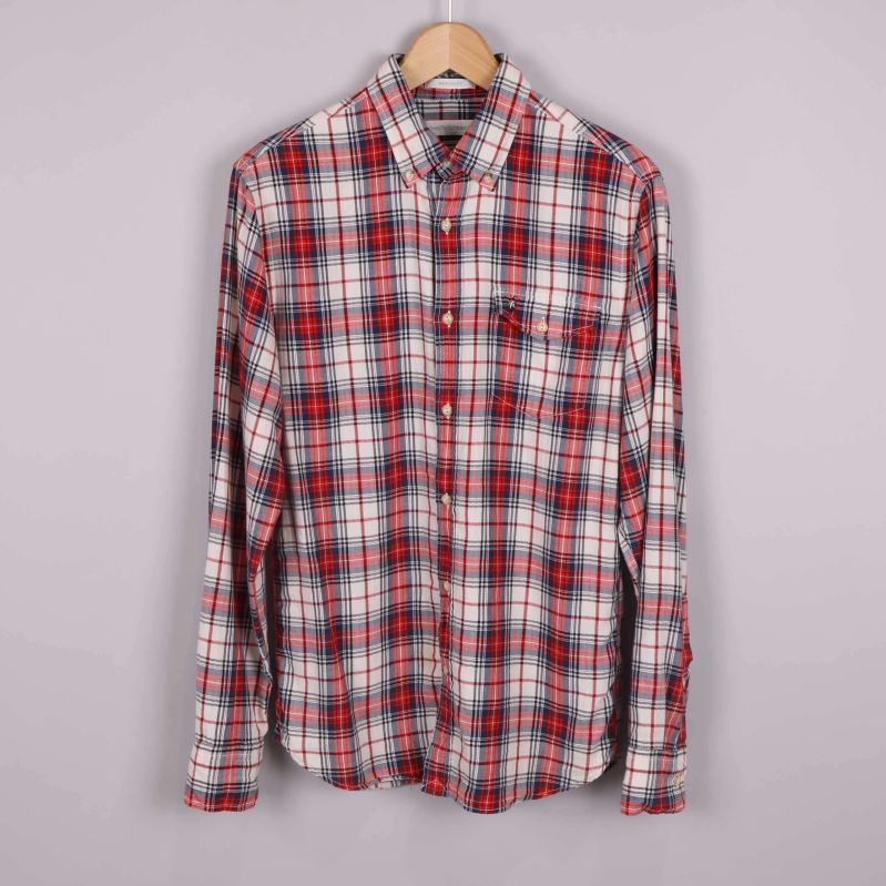 Framsida av rutig skjorta