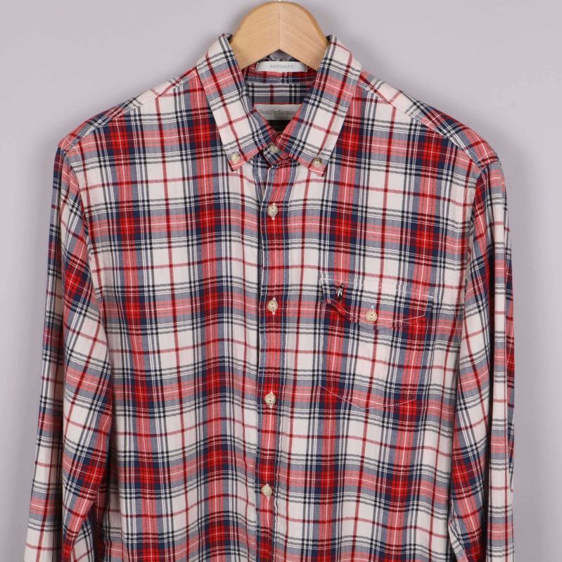 Detalj av bröstficka och krage