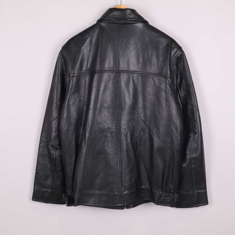 Läderjackans släta baksida