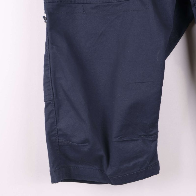 Benavslut på cargoshorts