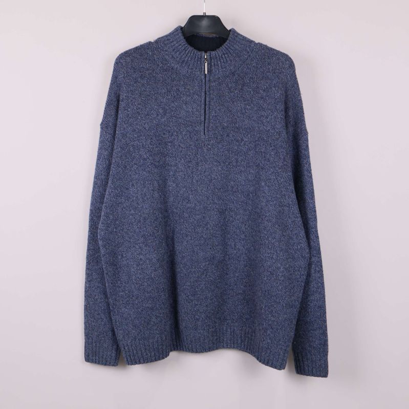 Blå stickad tröja med halv dragkedja fram