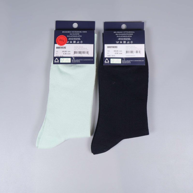 Baksida av strumpor med storleks- och materialinfo