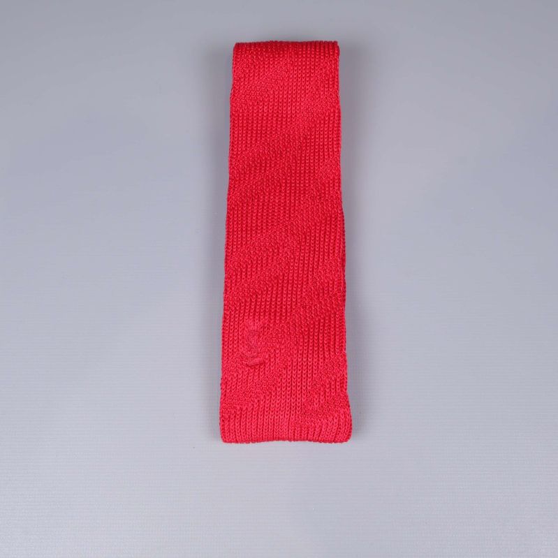 Stickad röd slips 