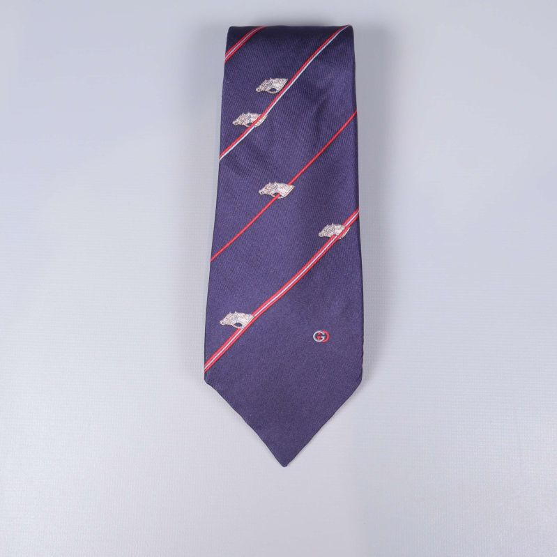 Slips i lila med röda ränder och hästmotiv