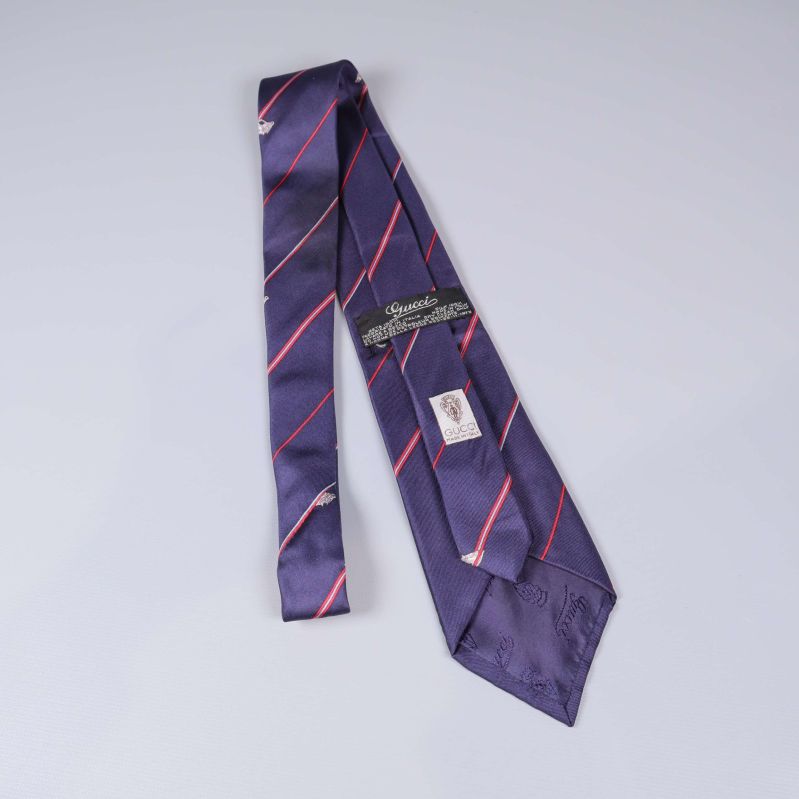 Gucci-slips baksida för att visa etiketter