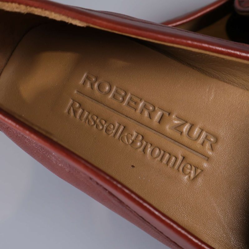 Stämpel på innersulan med texten Robert Zur Russell & Bromley