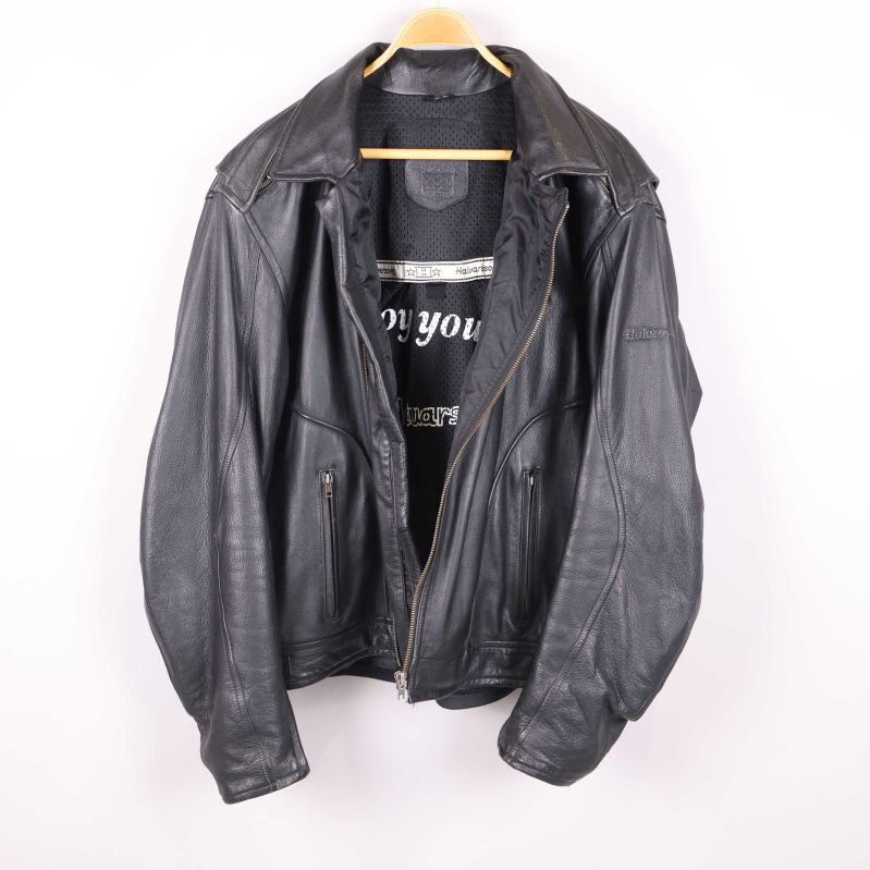 Detaljer på ryggens skinn