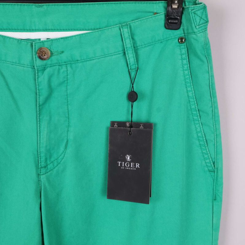 Tiger of Sweden etikett vid ficka