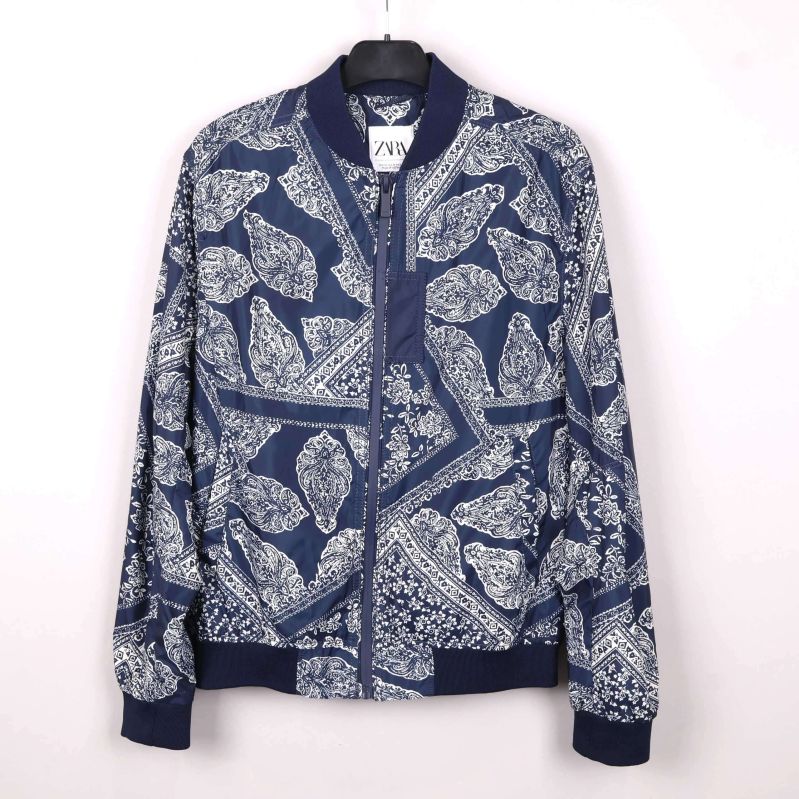 Bomberjacka med paisleymönster fram