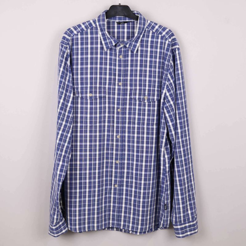 Blårutig skjorta med knappar framtill