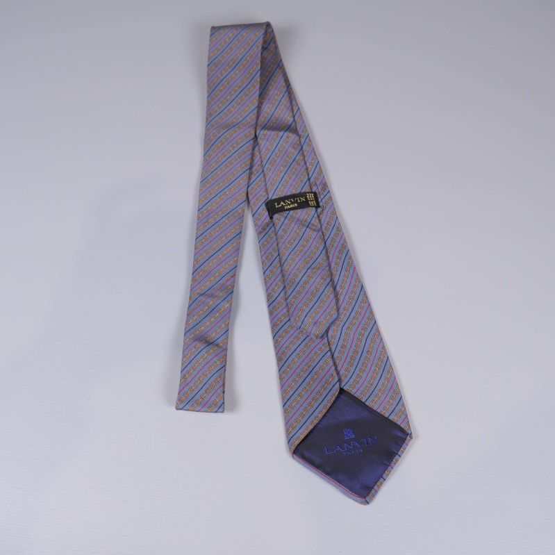 Baksida av slips med Lanvin Paris-etikett
