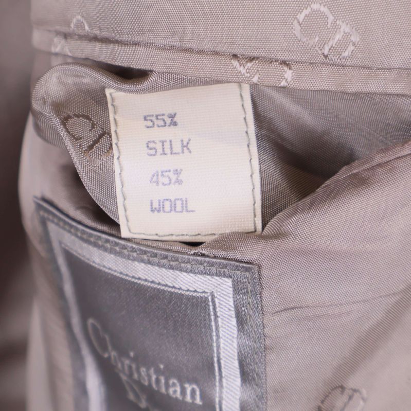 Materialetikett med 55 procent silke och 45 procent ull