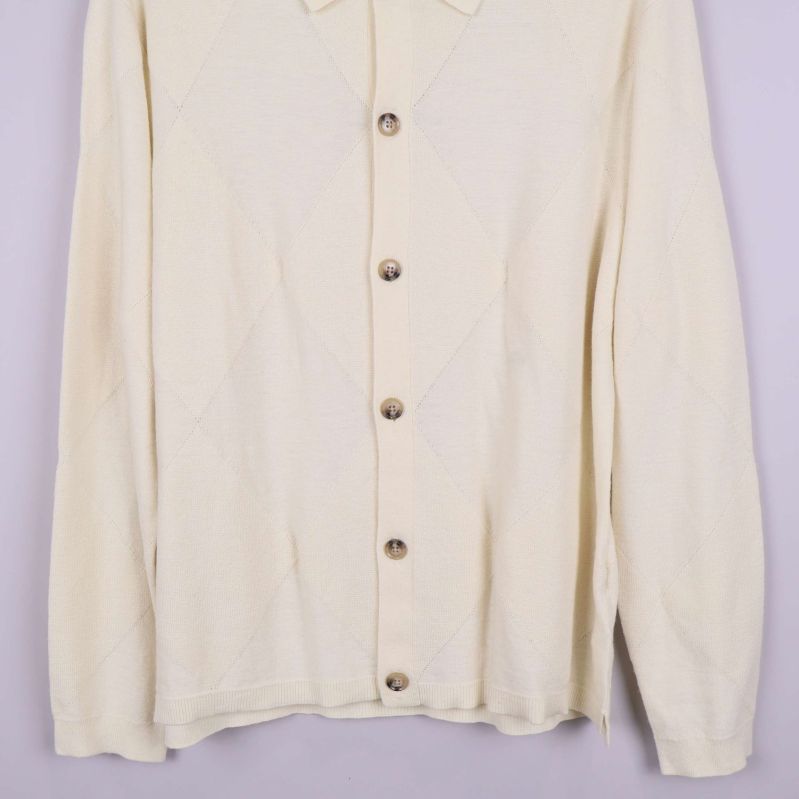 Kragdetalj och knäppt front