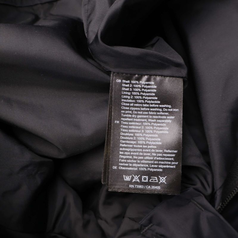 Materialetikett med information om polyesterkomposition