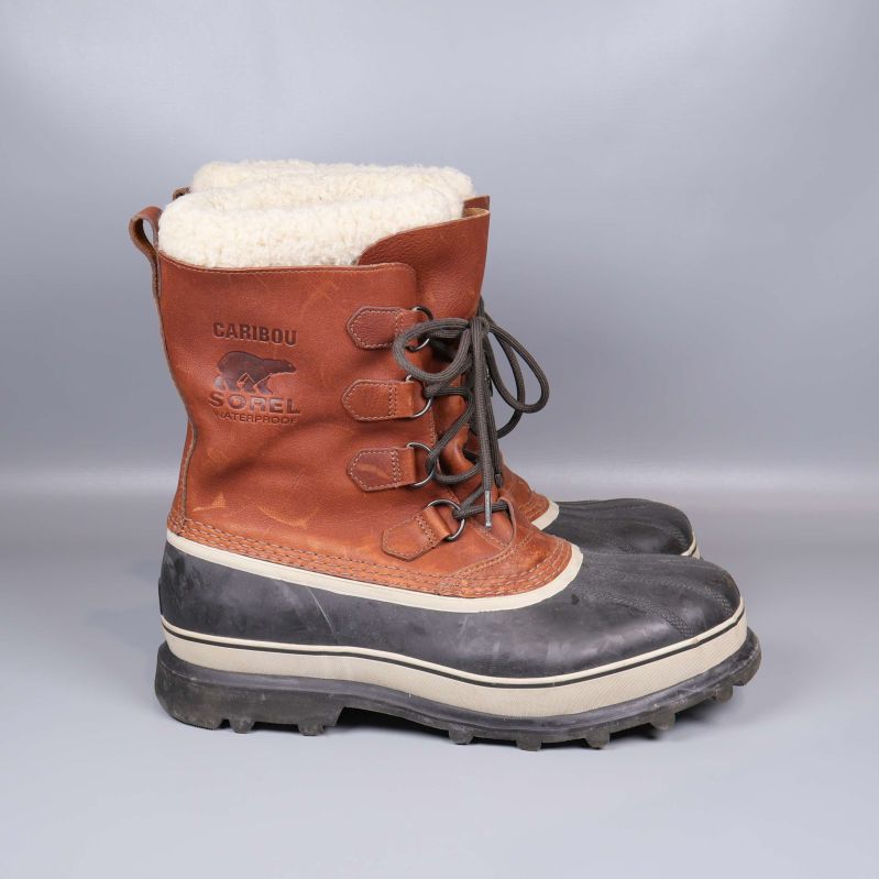 Profilbild på vinterkängor med synligt Sorel-logo och detaljer