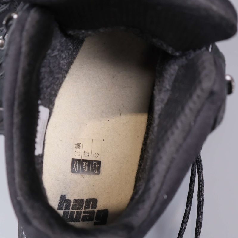 Innersula med Hanwag-logga och symboler