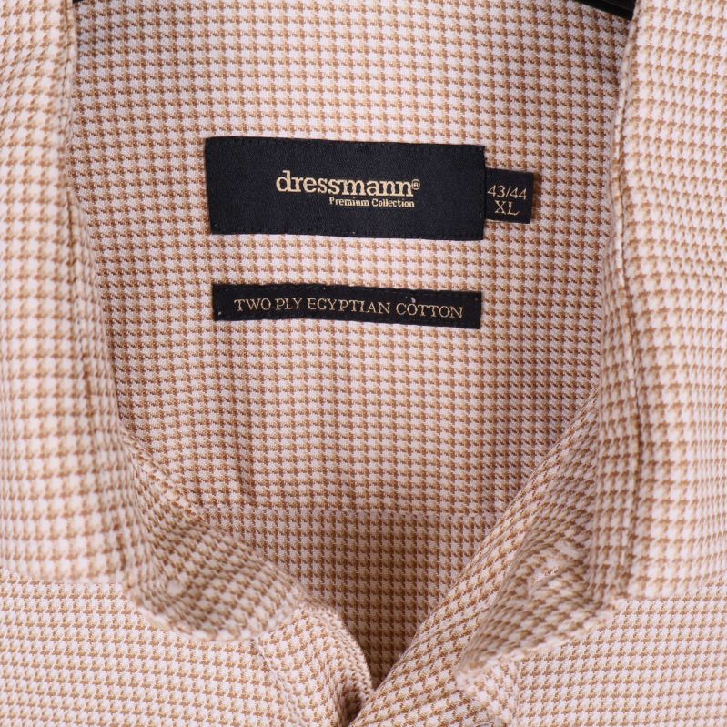 Knäppning och struktur på skjorta