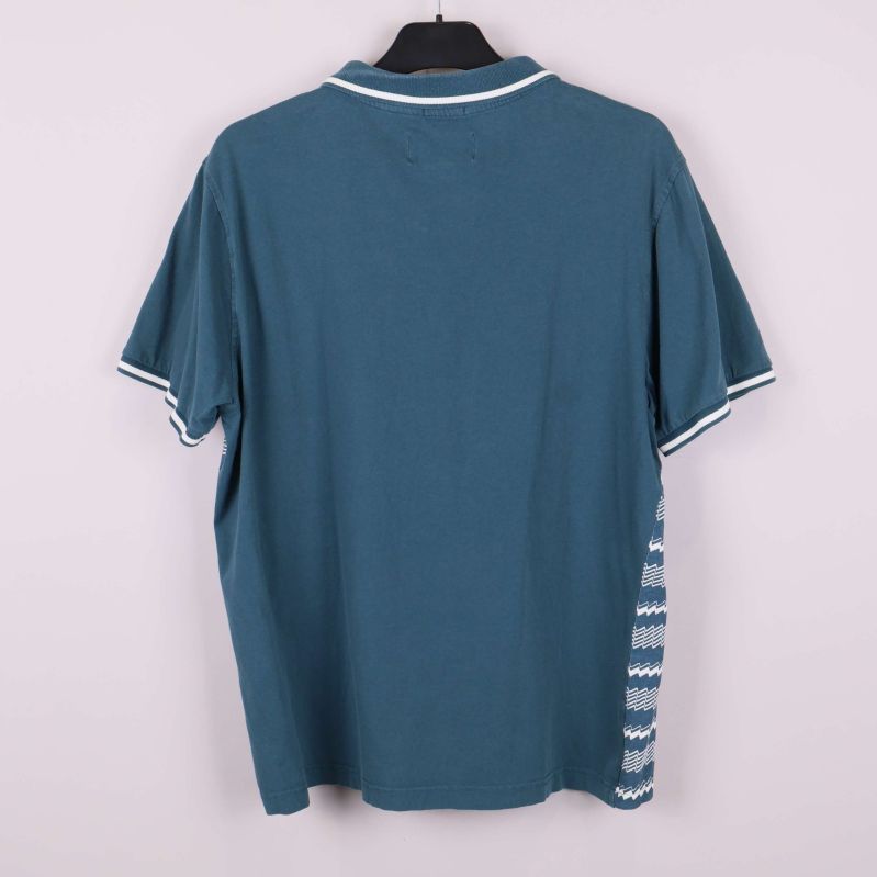 Nederdel av tröja med mönster