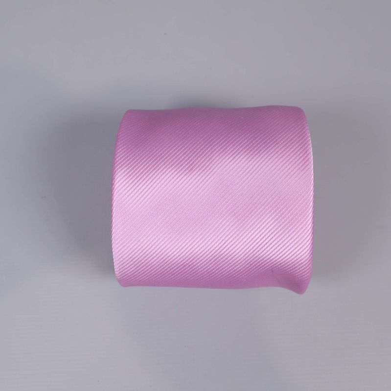 Rullad lila slips med slät textur