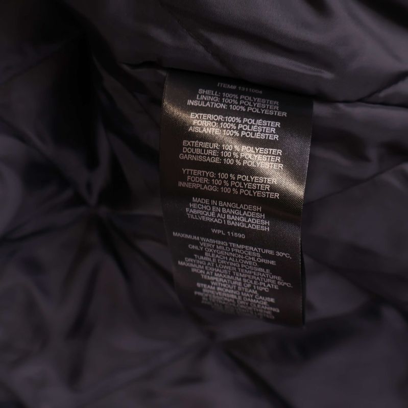 Materiallapp med information om polyestermaterial