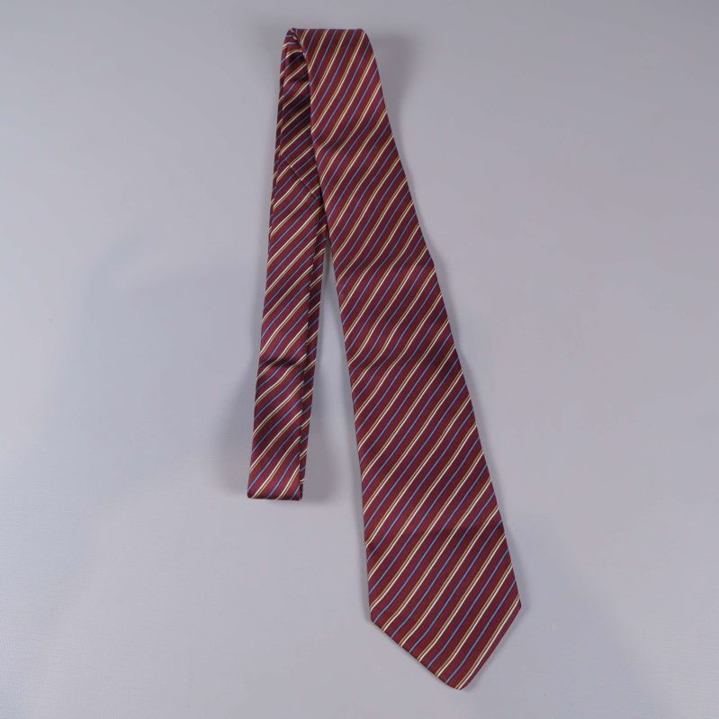 Randig slips i sin fulla längd